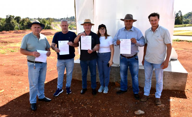 Vereadores visitam área onde será construído novo empreendimento comercial de grande porte